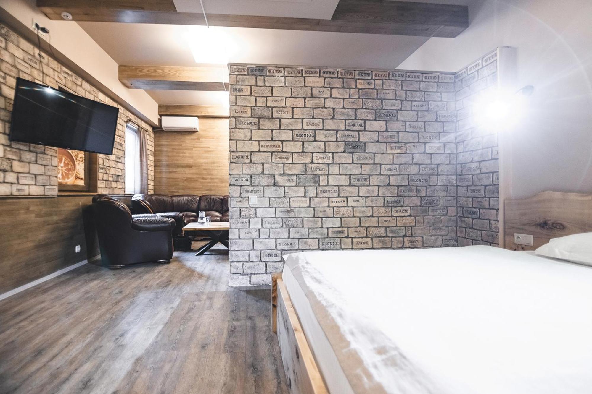 Pieno Piano Hotel Rivne Exterior photo
